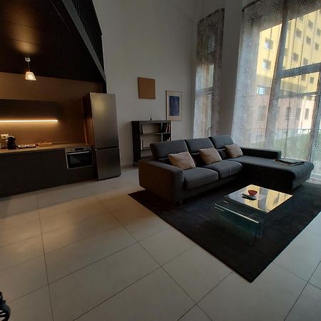 Milan Space Loft - Apartment Close To M5 Subway - Free Parking - Sky & Netflix Tv Extérieur photo