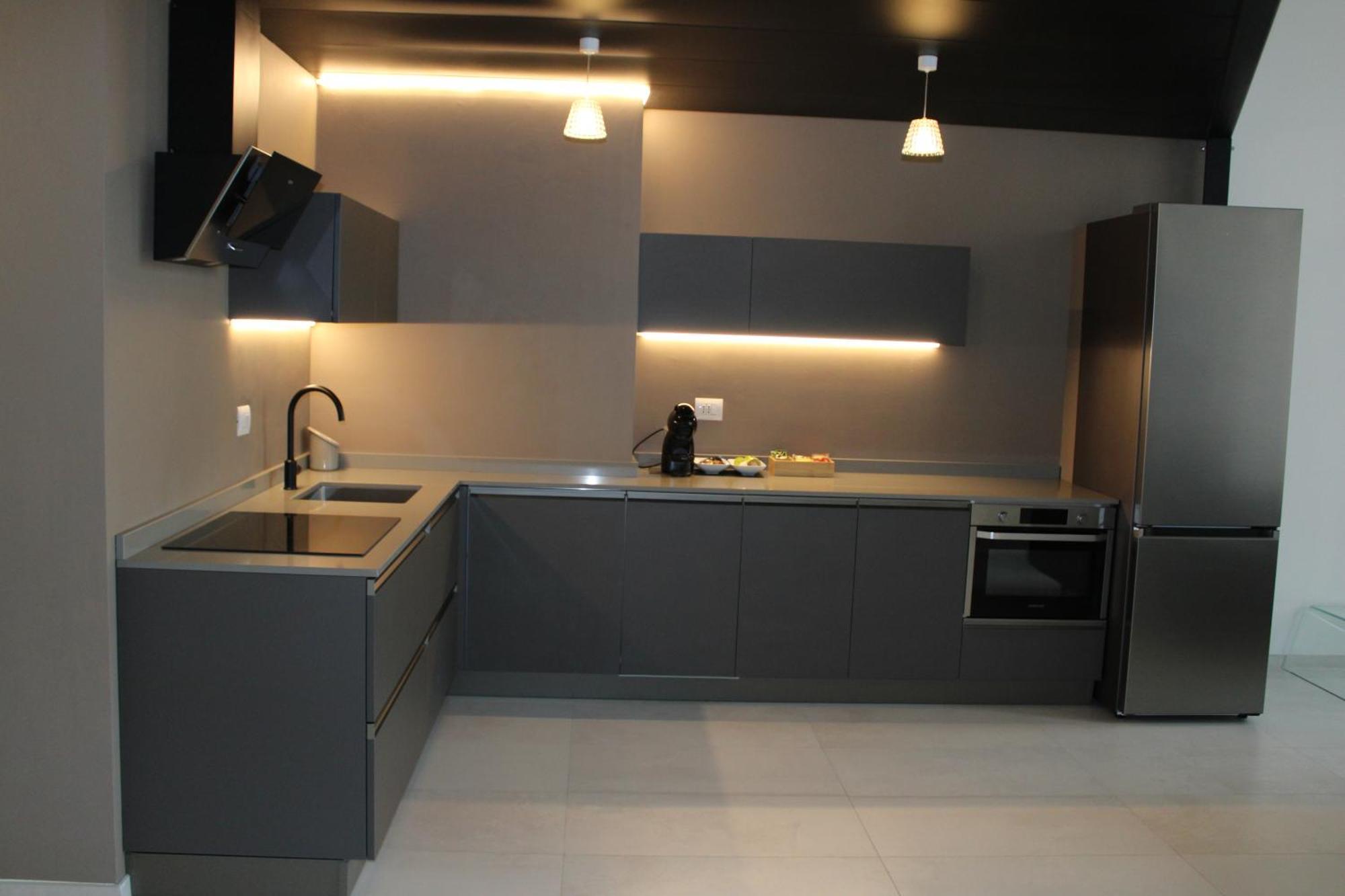 Milan Space Loft - Apartment Close To M5 Subway - Free Parking - Sky & Netflix Tv Extérieur photo
