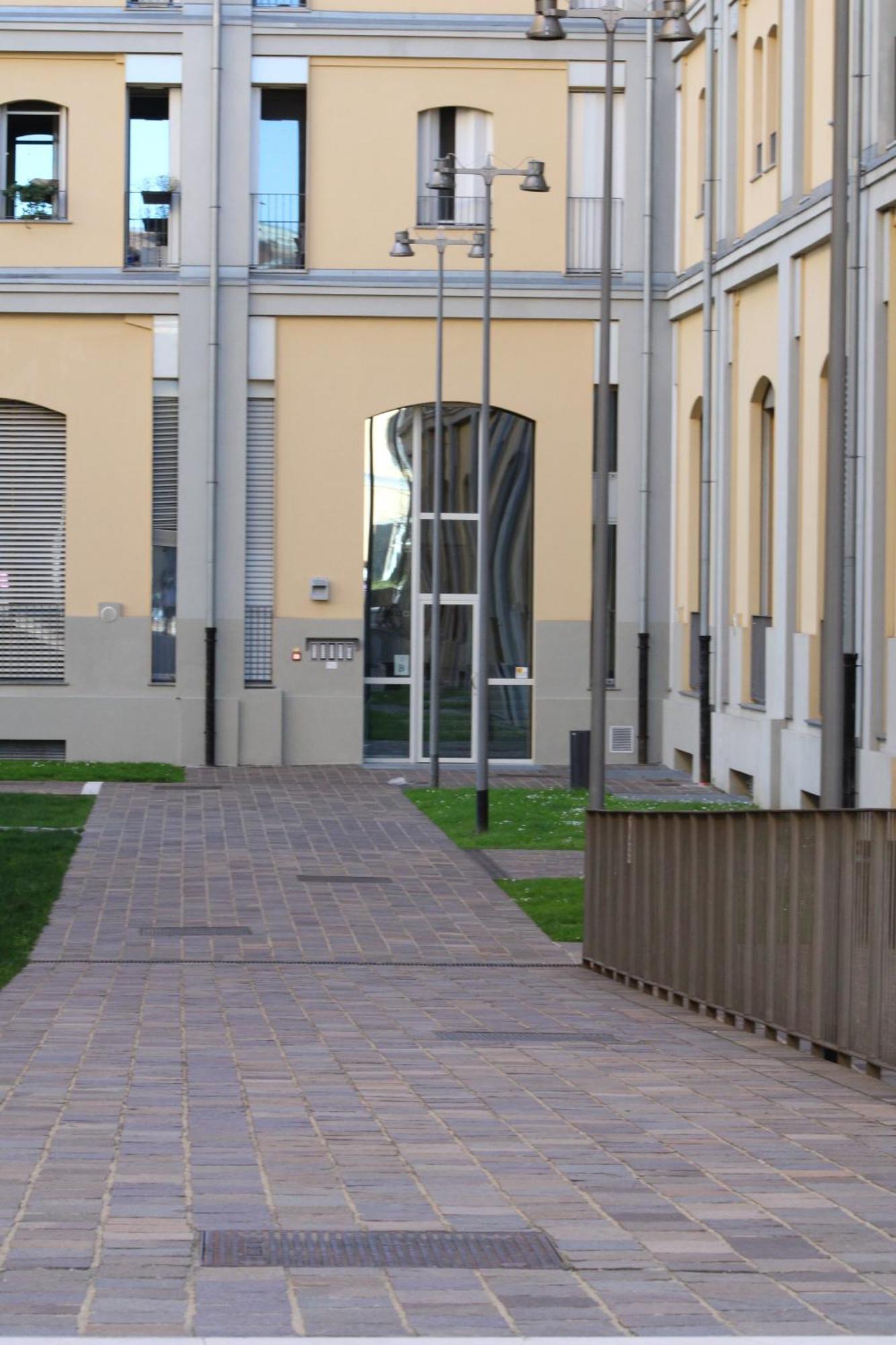 Milan Space Loft - Apartment Close To M5 Subway - Free Parking - Sky & Netflix Tv Extérieur photo